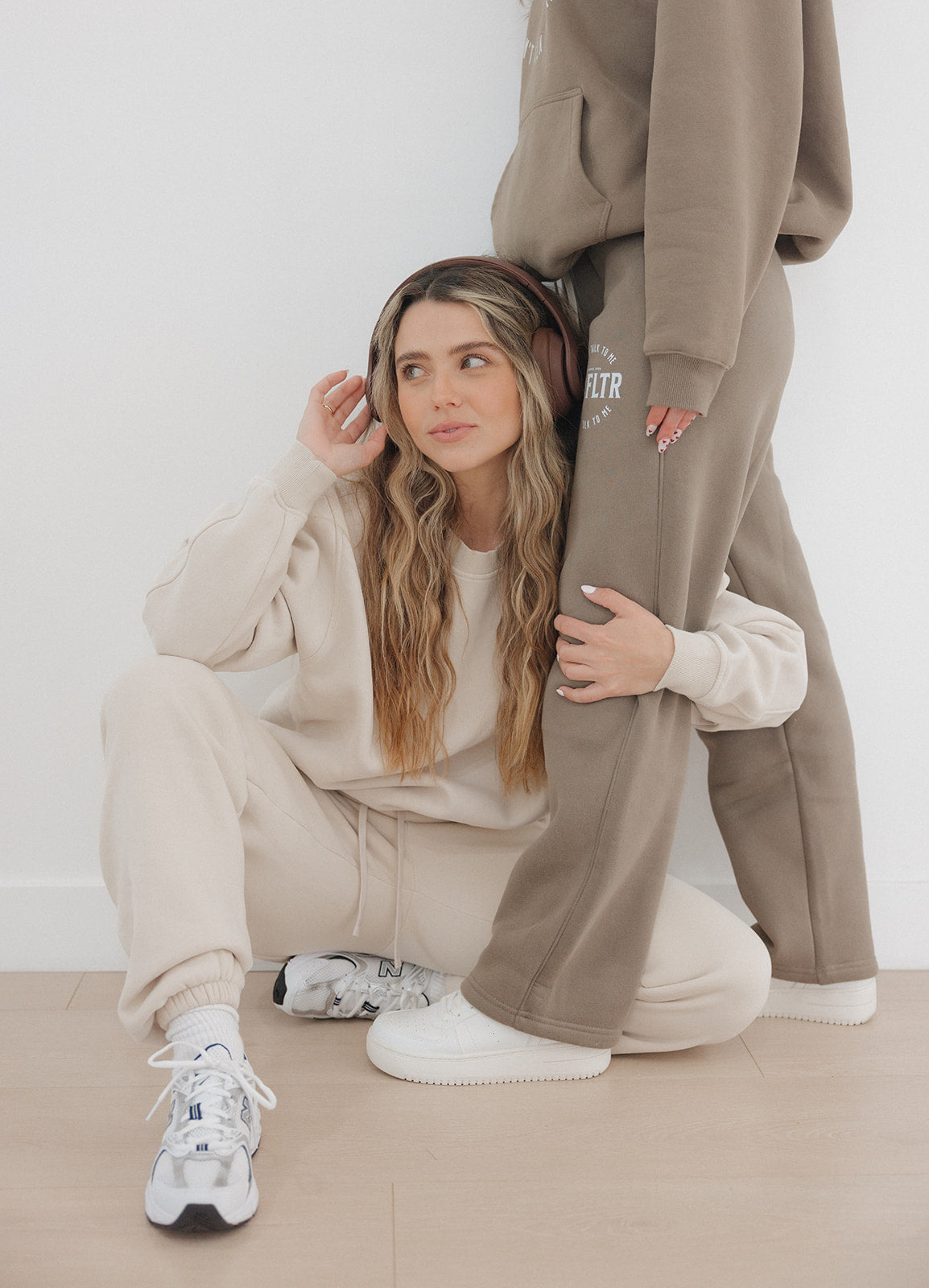 Classic joggers in gray camel